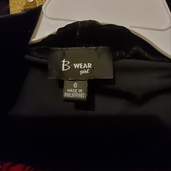 Black and Red Dress - Picture 4 of 4